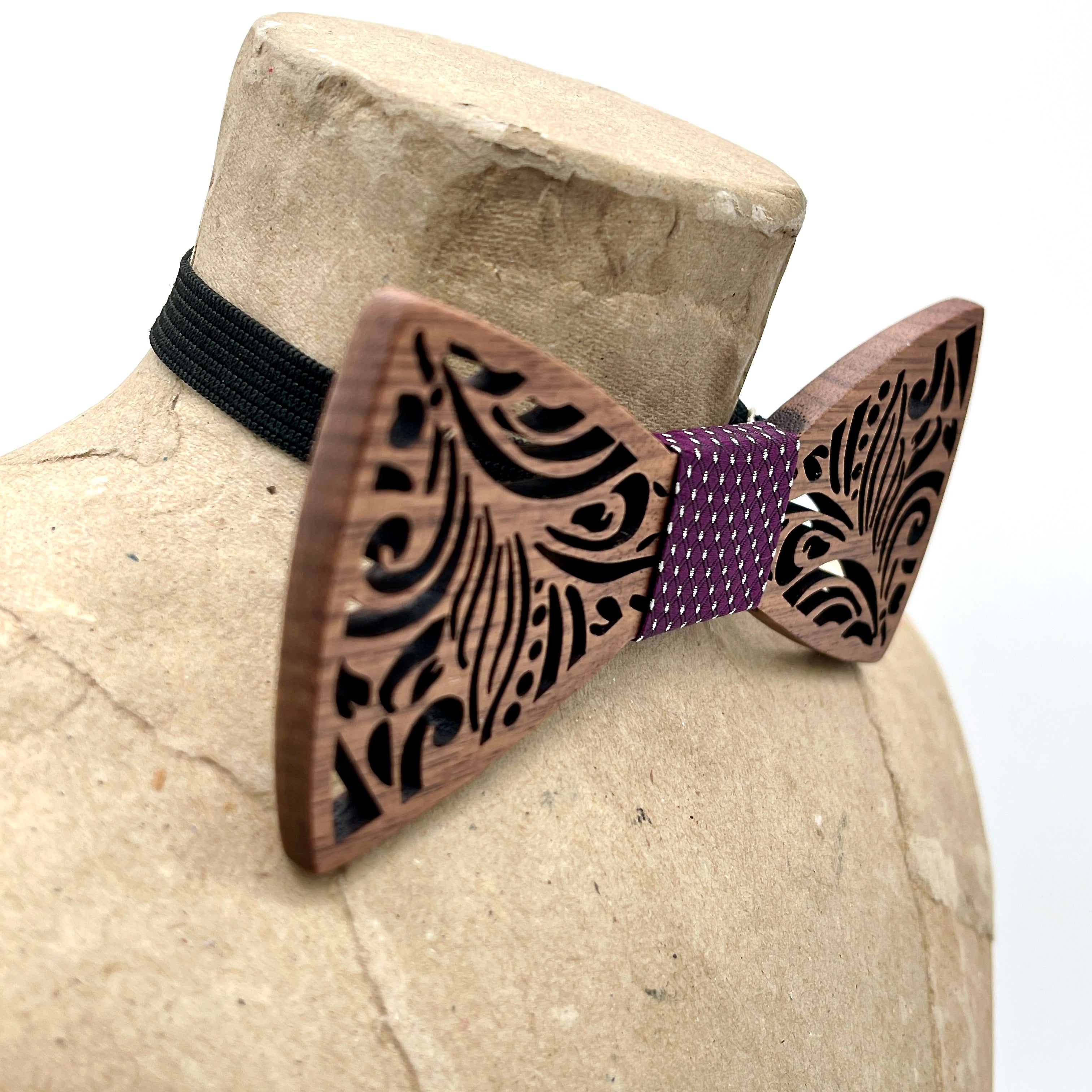 Holzfliege Set mit Einstecktuch & Manschettenknöpfen – Handgefertigte Fliege in Lila mit Gravur – Herren Accessoire für Hochzeit & Geschenk