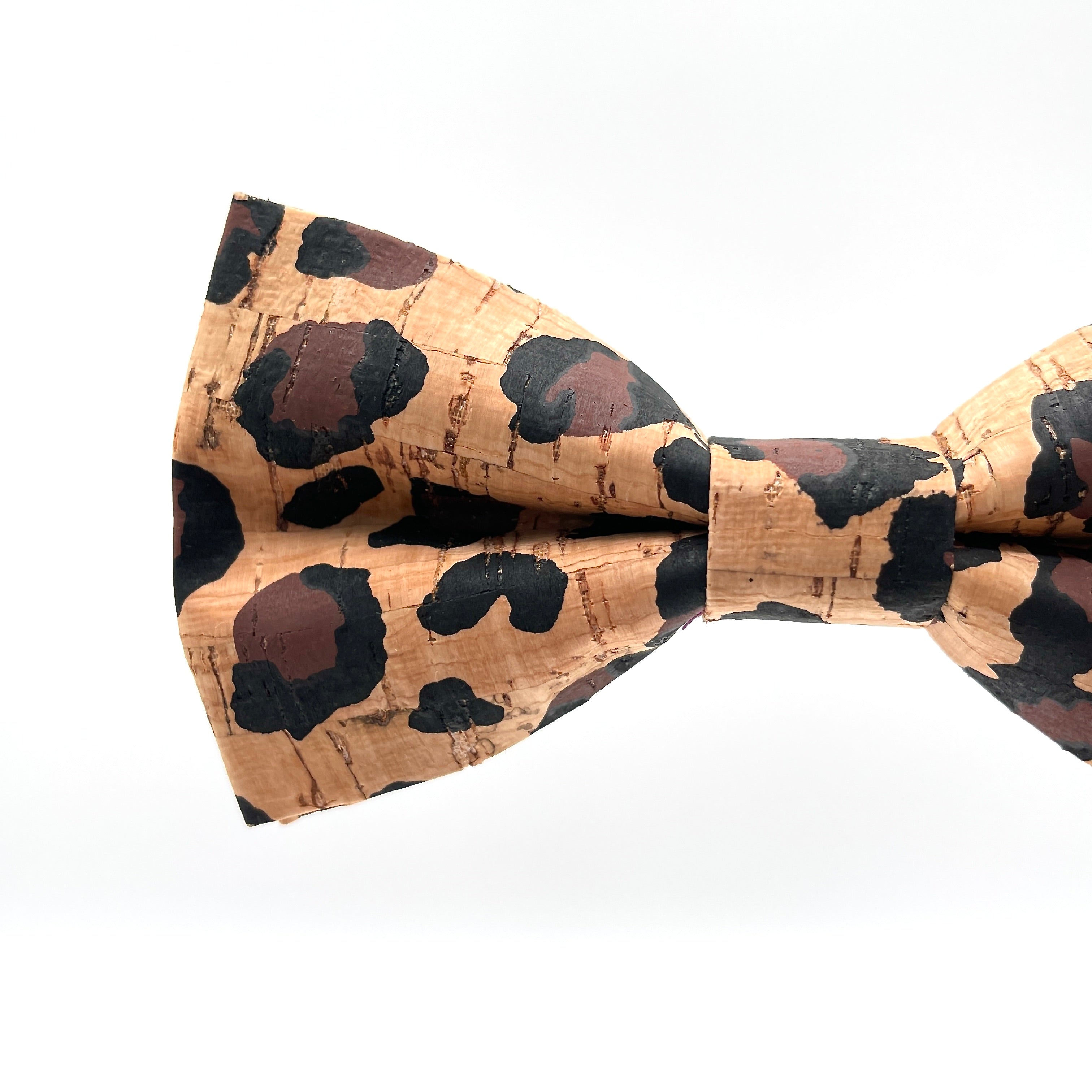 Handgefertigte Kork Fliege – Leopard Design – Vegane Herren Fliege aus Naturkork – Hochzeit, Party & Geschenkidee